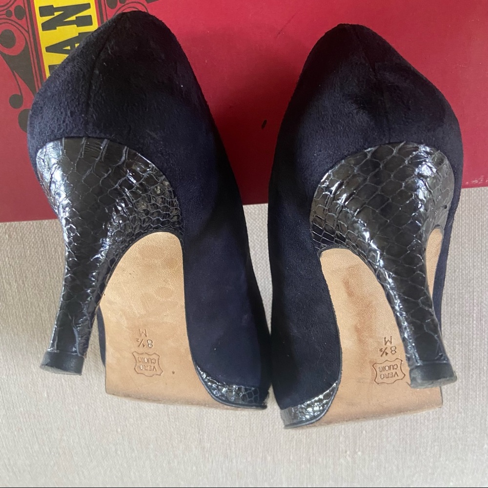 Vaneli Suede & Leather Pumps - 8 ½ M - Picture 9 of 9